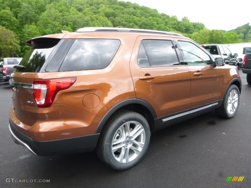 2017 Explorer XLT 4WD - Canyon Ridge / Ebony Black photo #2