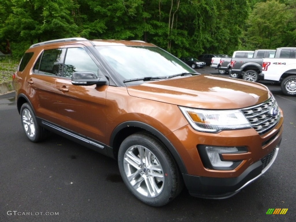 2017 Explorer XLT 4WD - Canyon Ridge / Ebony Black photo #3