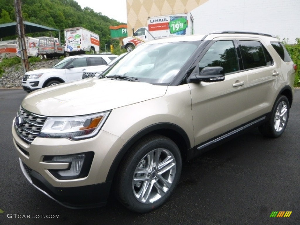 2017 Explorer XLT 4WD - White Gold / Ebony Black photo #5