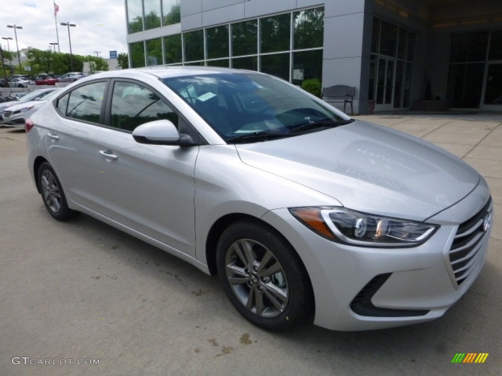 2017 Elantra SE - Silver / Gray photo #3