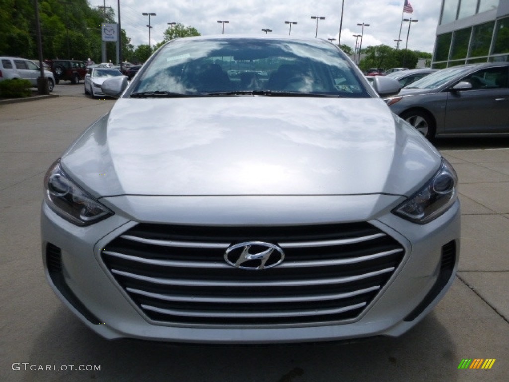 2017 Elantra SE - Silver / Gray photo #4