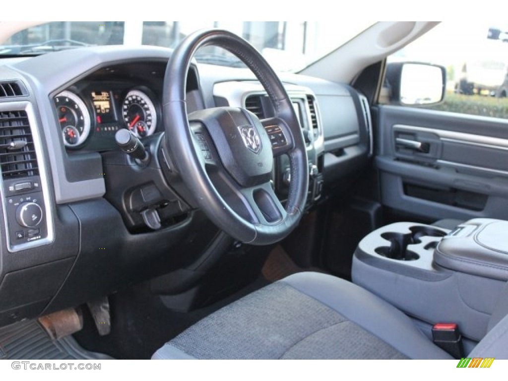 2014 1500 Big Horn Quad Cab - Bright Silver Metallic / Black/Diesel Gray photo #12