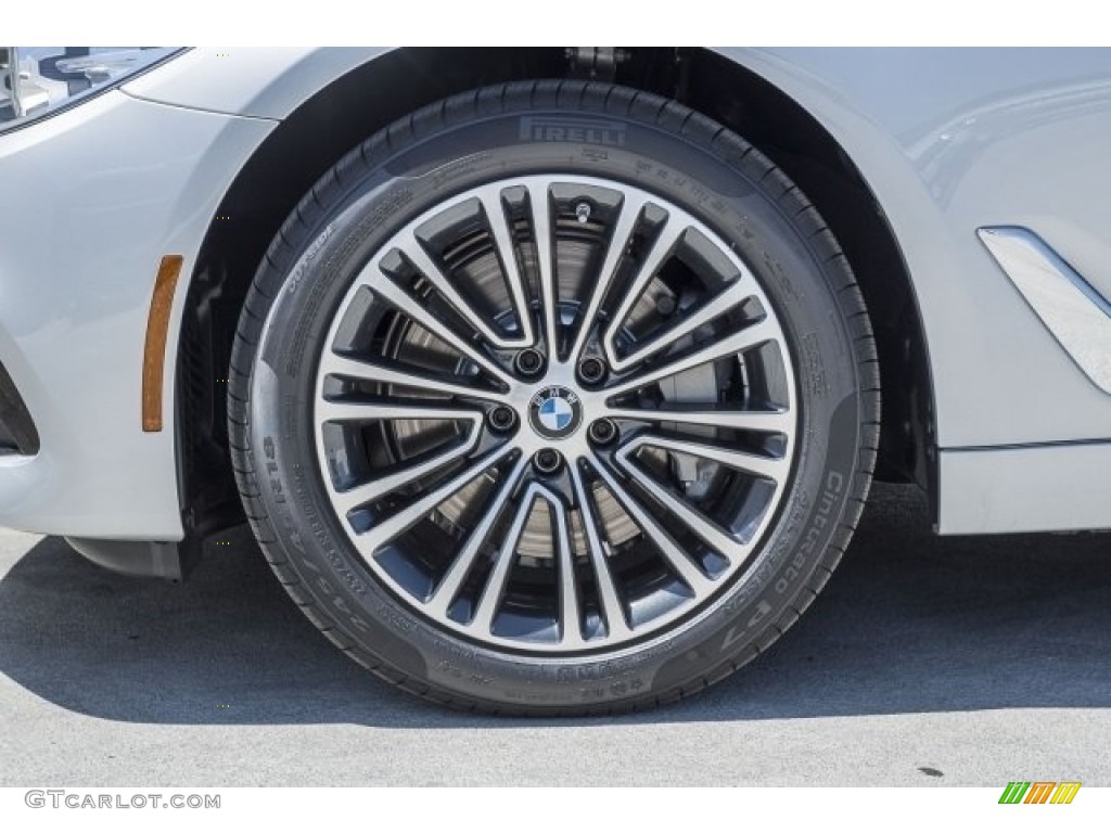 2017 5 Series 530i Sedan - Glacier Silver Metallic / Black photo #9