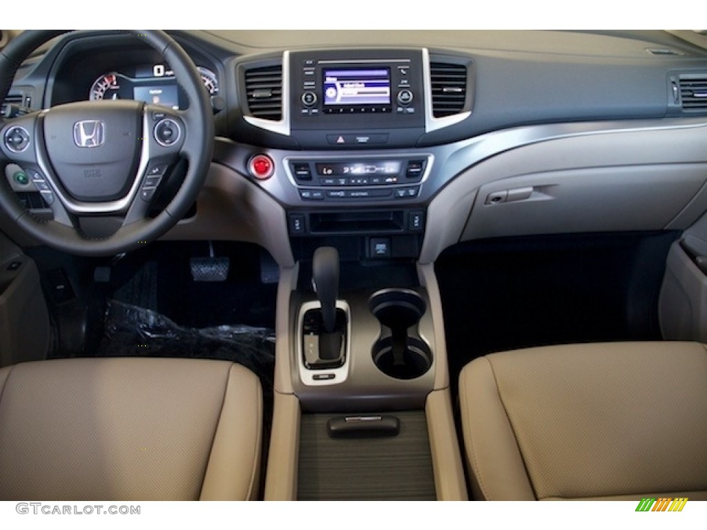 2017 Ridgeline RTL - Deep Scarlet Pearl / Beige photo #11