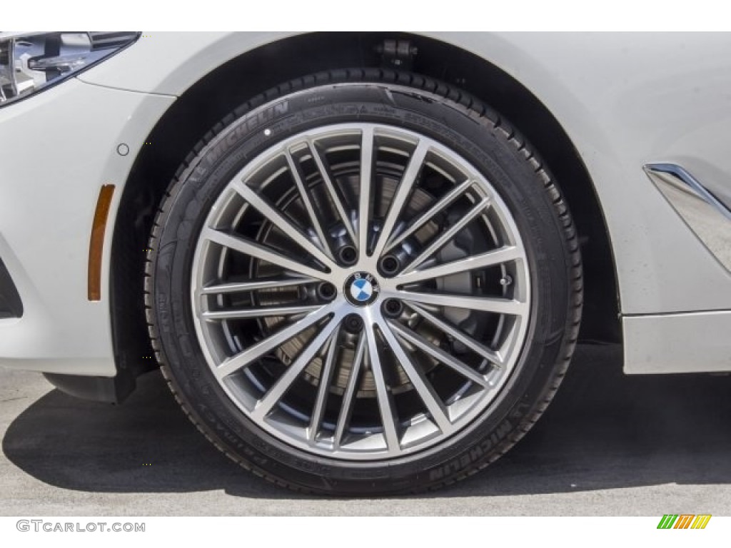 2017 5 Series 530i Sedan - Alpine White / Black photo #9