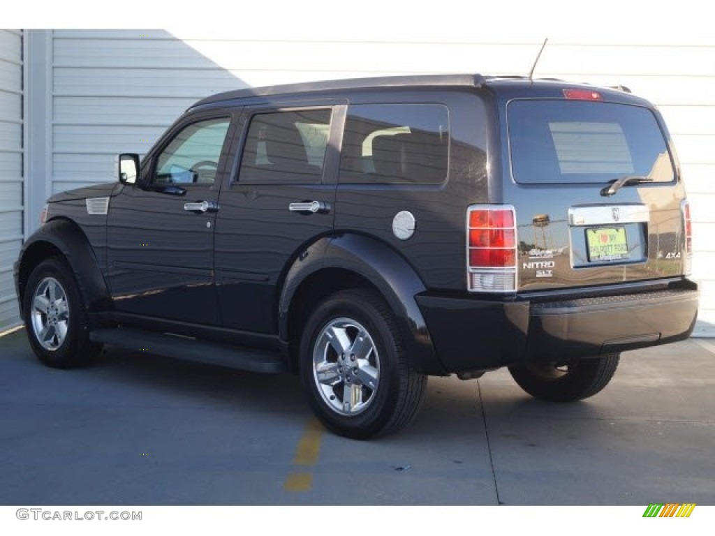 2007 Nitro SLT 4x4 - Black / Red/Black photo #5