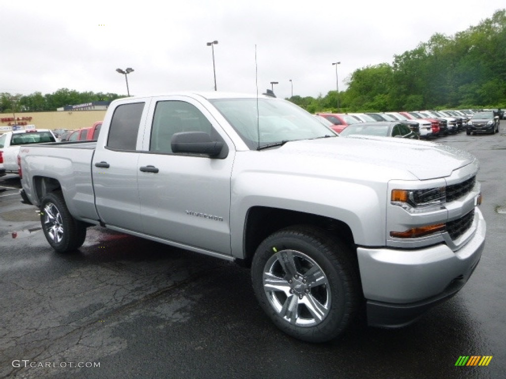 2017 Silverado 1500 Custom Double Cab 4x4 - Silver Ice Metallic / Dark Ash/Jet Black photo #7