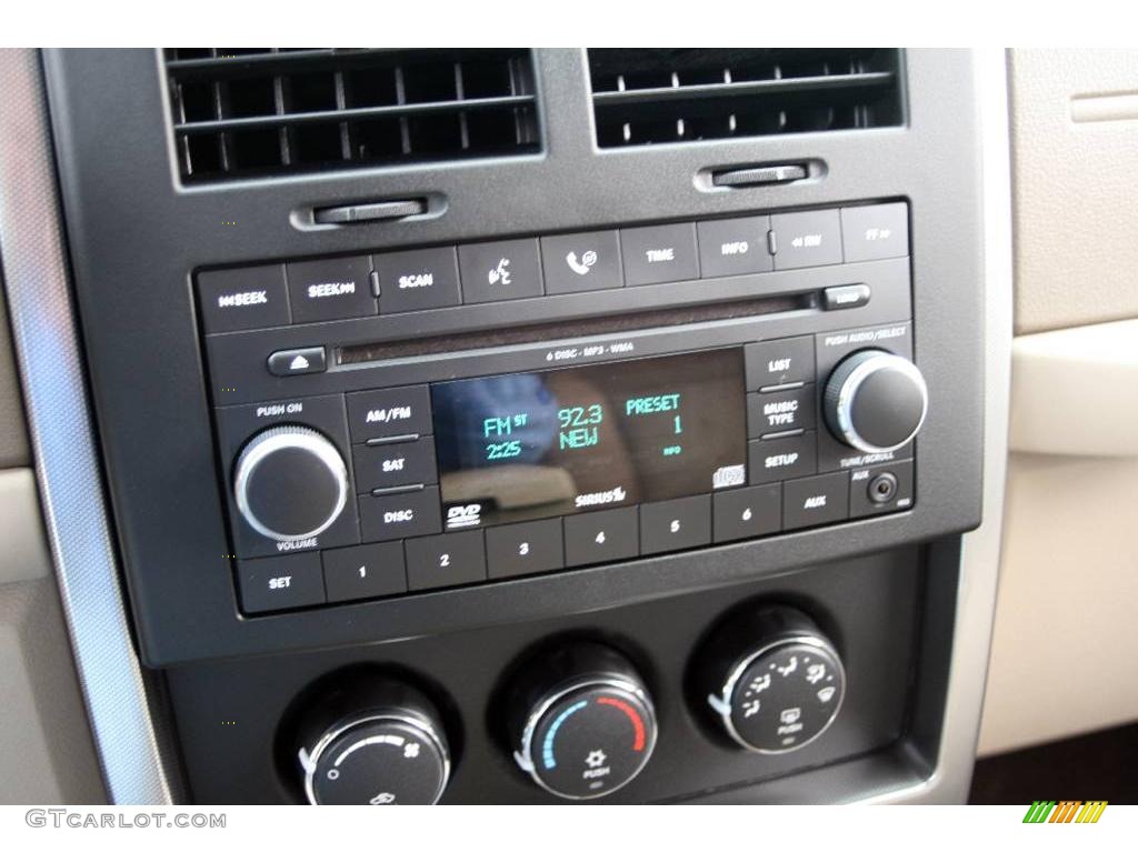 2008 Jeep Liberty Sport 4x4 Controls Photo #12071725