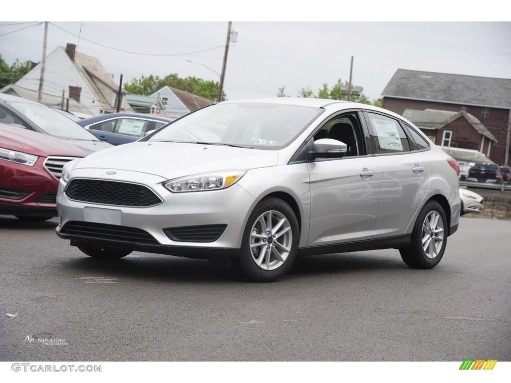 2017 Focus SE Sedan - Ingot Silver / Charcoal Black photo #1