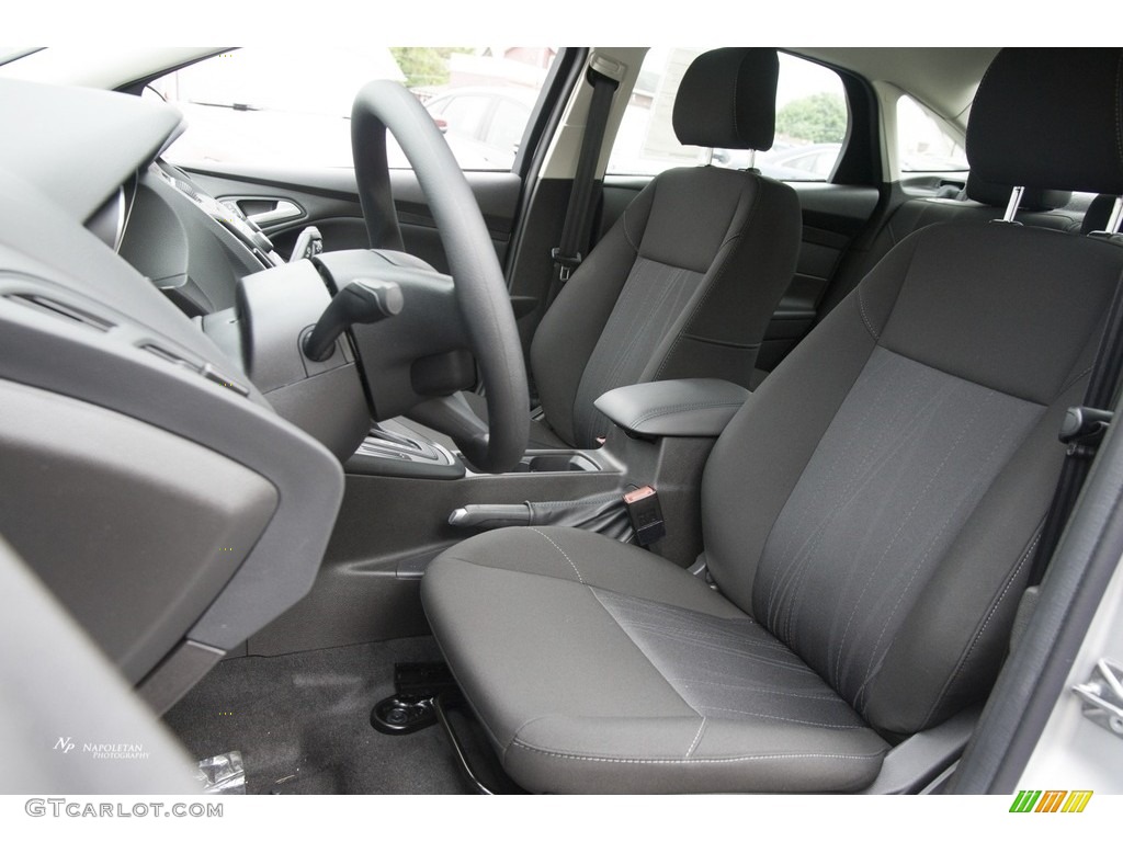 2017 Focus SE Sedan - Ingot Silver / Charcoal Black photo #6