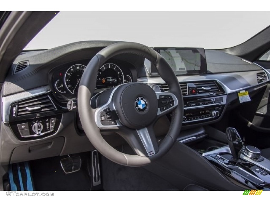 2017 5 Series 540i Sedan - Black Sapphire Metallic / Black photo #5