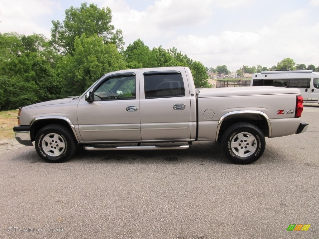 2004 Silverado 1500 LS Crew Cab 4x4 - Sandstone Metallic / Dark Charcoal photo #3