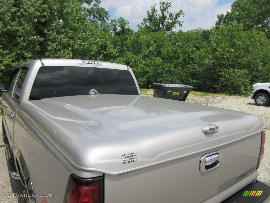 2004 Silverado 1500 LS Crew Cab 4x4 - Sandstone Metallic / Dark Charcoal photo #14