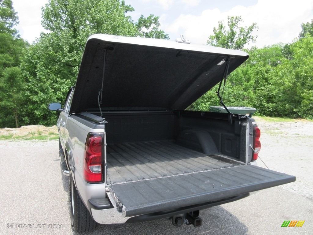 2004 Silverado 1500 LS Crew Cab 4x4 - Sandstone Metallic / Dark Charcoal photo #15