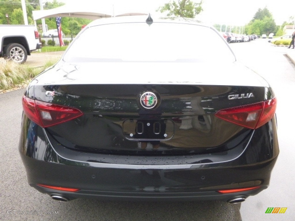 2017 Giulia Ti AWD - Vulcano Black Metallic / Tan photo #6