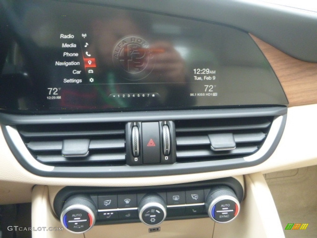 2017 Alfa Romeo Giulia Ti AWD Controls Photo #120722981