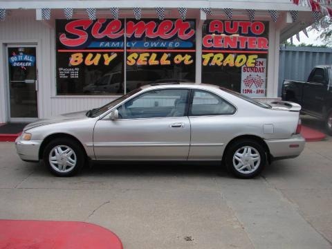 1997 Honda accord sedan specs