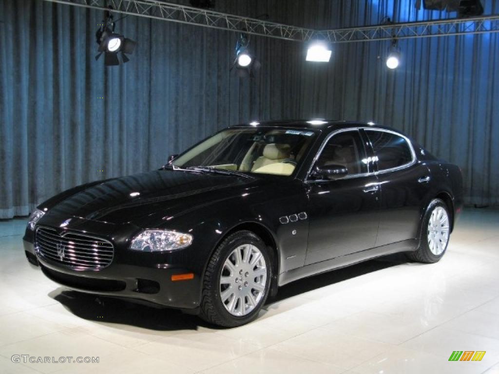 Black Metallic Maserati Quattroporte