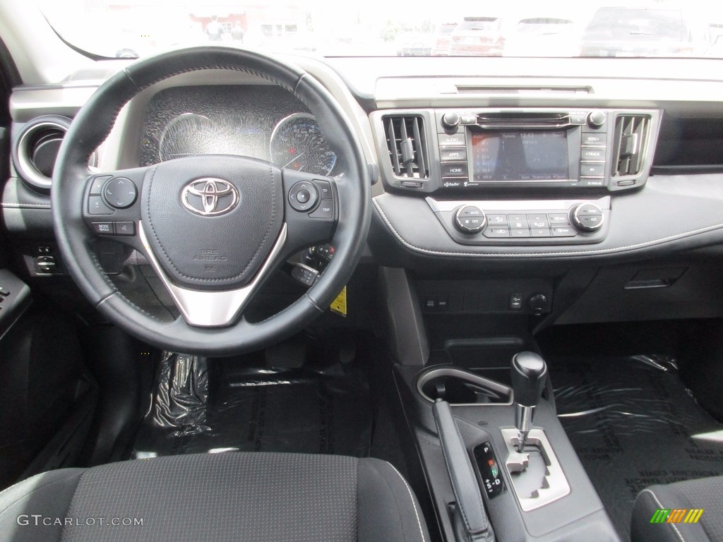 2016 Toyota RAV4 XLE Dashboard Photos