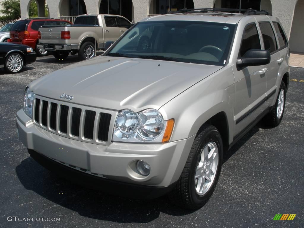 2007 Grand Cherokee Laredo - Light Graystone Pearl / Khaki photo #1