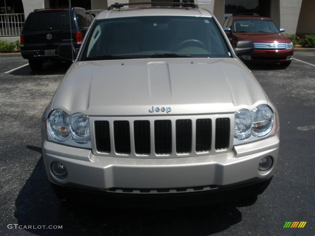 2007 Grand Cherokee Laredo - Light Graystone Pearl / Khaki photo #8