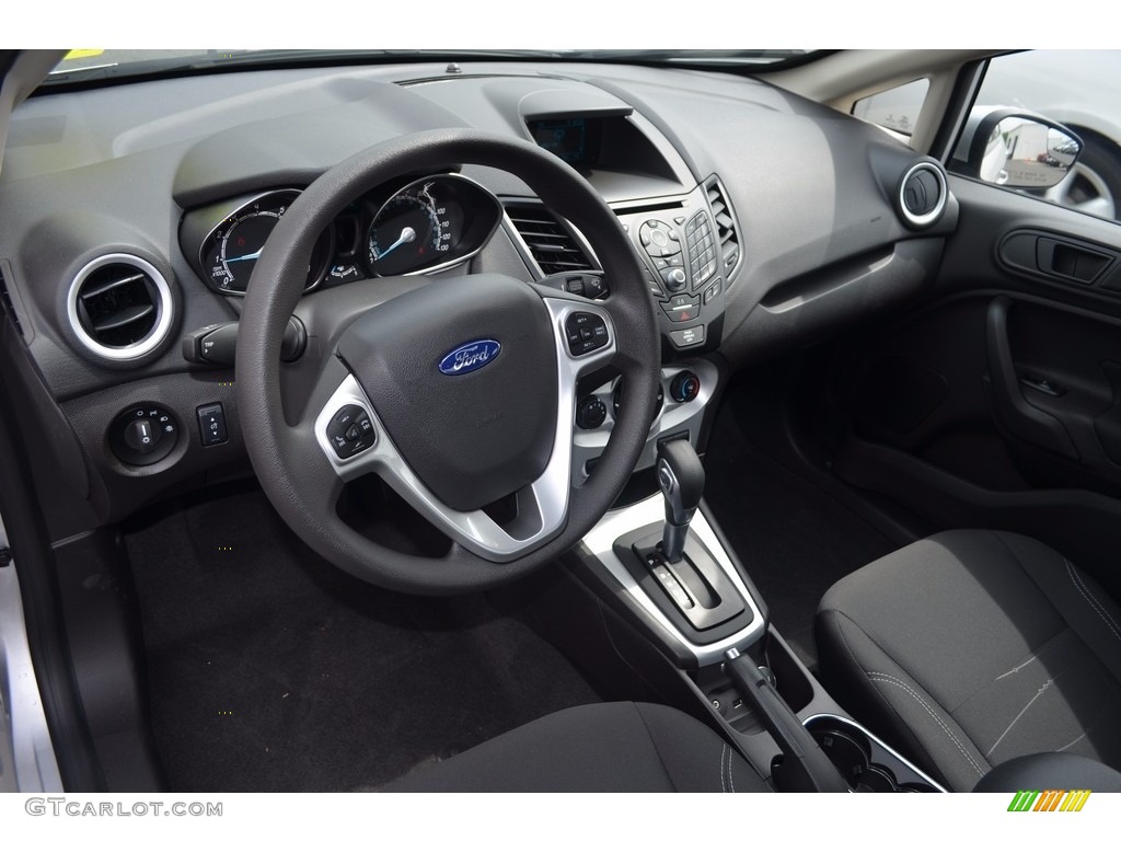 2017 Ford Fiesta SE Sedan Front Seat Photos
