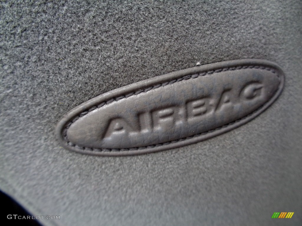 2008 Forenza  - Fusion Red Metallic / Grey photo #28
