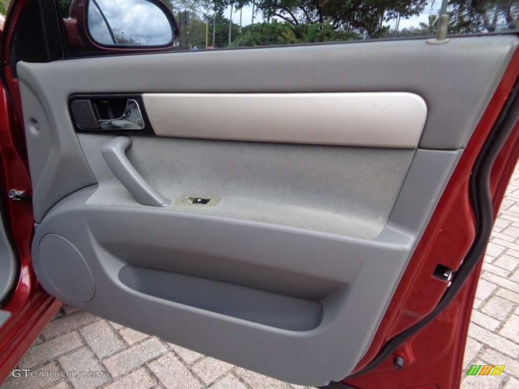2008 Forenza  - Fusion Red Metallic / Grey photo #33