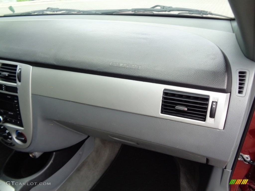 2008 Forenza  - Fusion Red Metallic / Grey photo #35