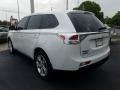 Diamond White Pearl - Outlander SE Photo No. 3