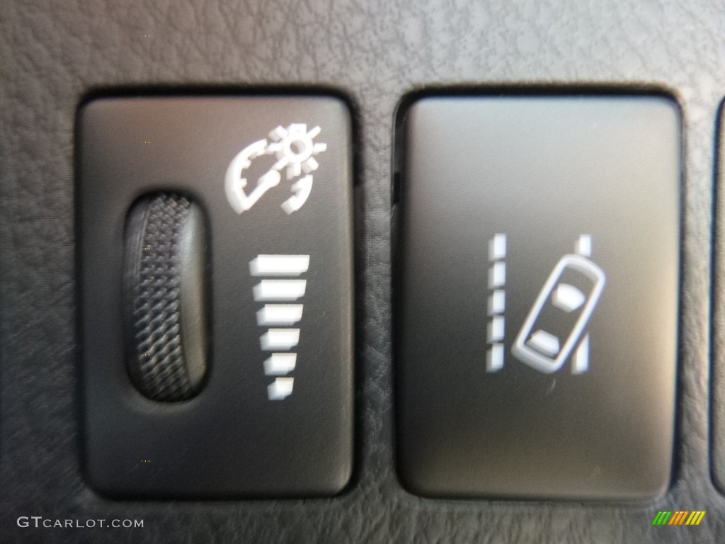 2017 RAV4 XLE - Magnetic Gray Metallic / Black photo #14