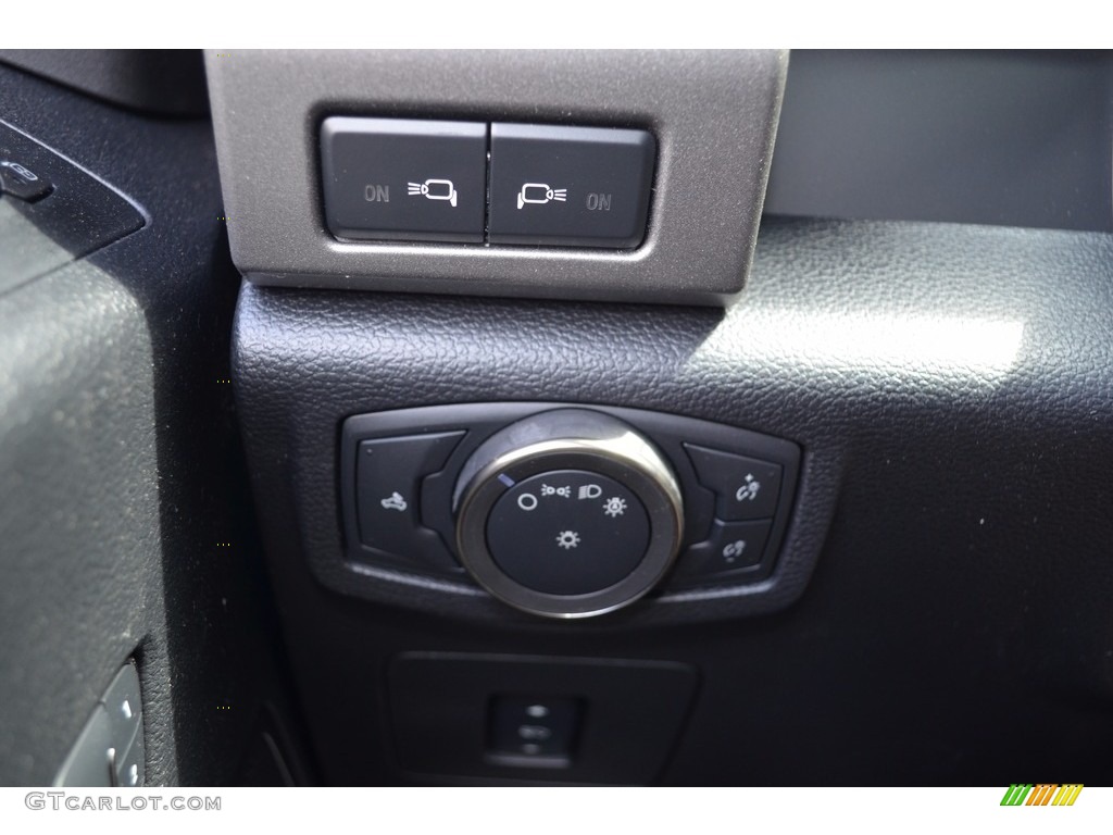2017 Ford F150 SVT Raptor SuperCrew 4x4 Controls Photo #120755926