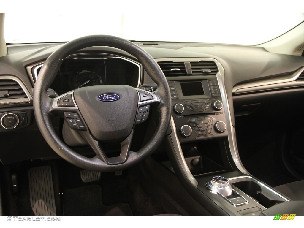2017 Ford Fusion Hybrid SE Ebony Dashboard Photo #120755947