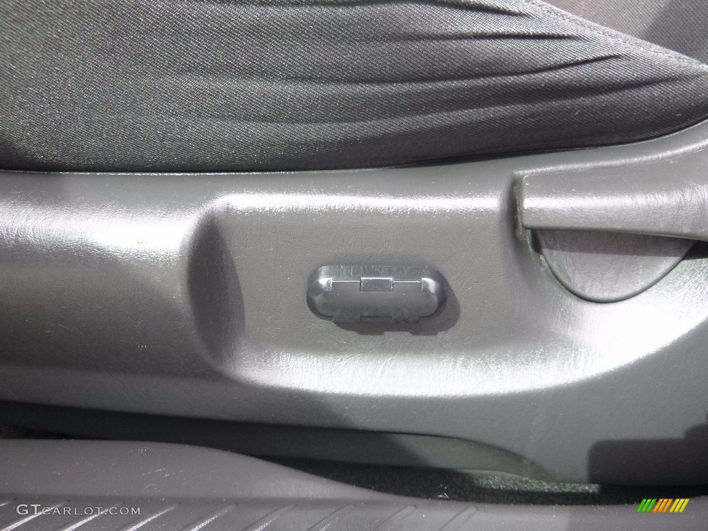 2008 Escape XLT V6 - Silver Metallic / Charcoal photo #16