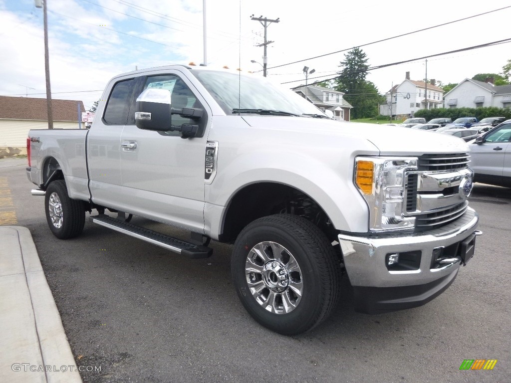 2017 F250 Super Duty XLT SuperCab 4x4 - Ingot Silver / Medium Earth Gray photo #3