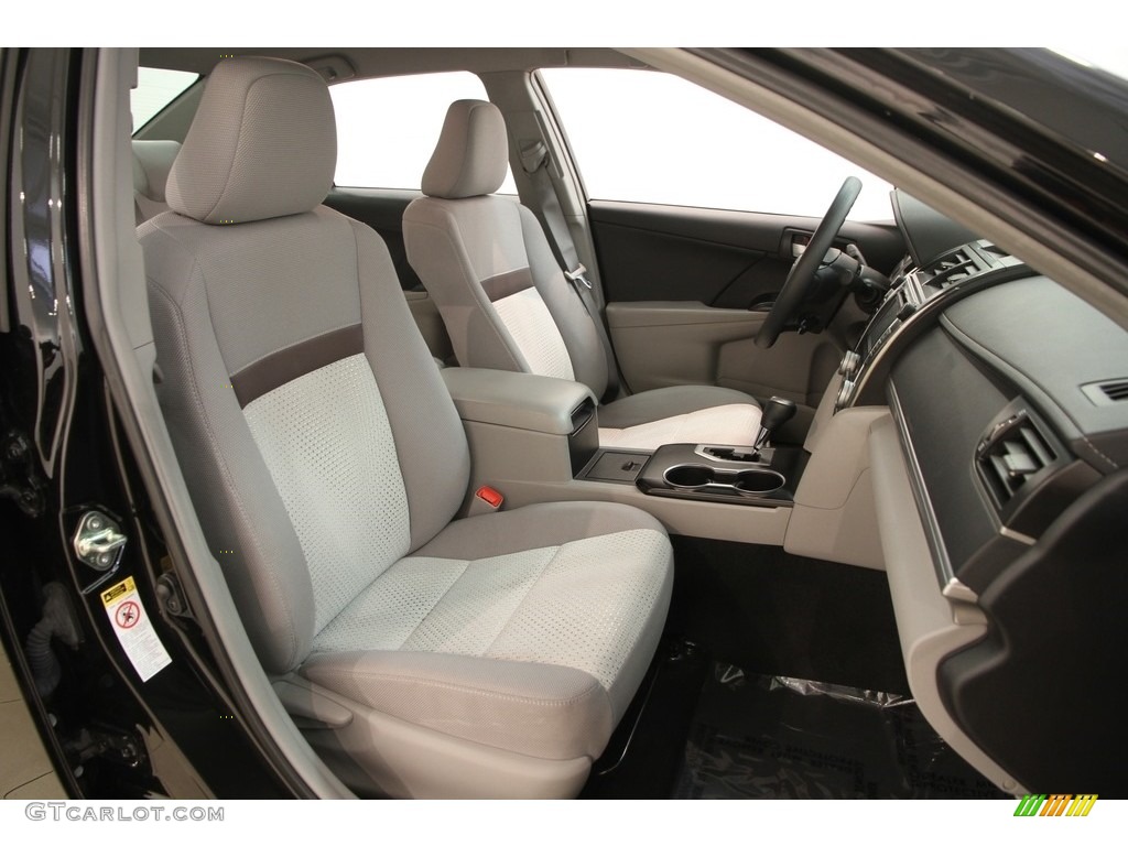 2014 Camry LE - Attitude Black Metallic / Ash photo #15