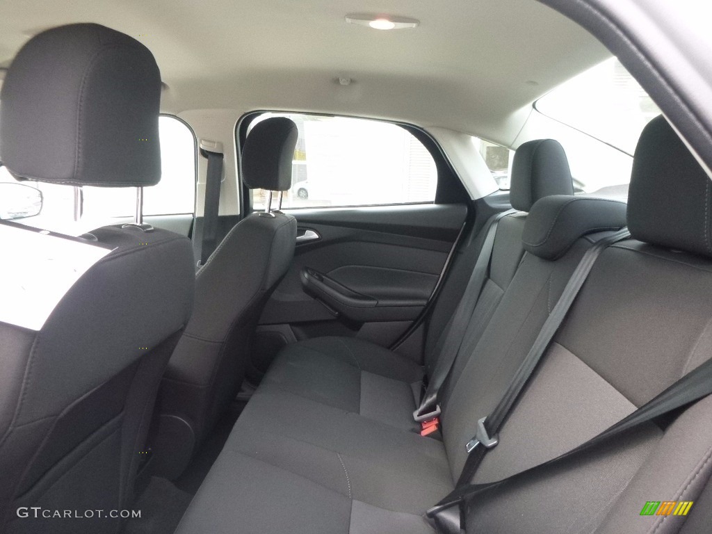 Charcoal Black Interior 2017 Ford Focus SE Sedan Photo #120759457