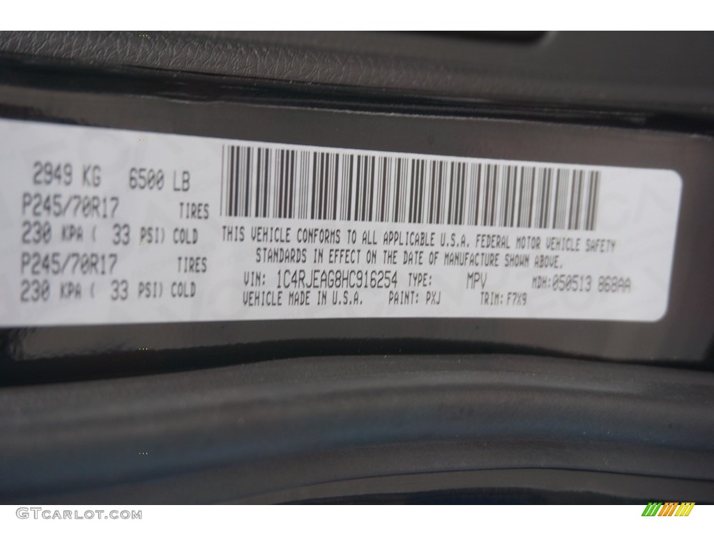 2017 Grand Cherokee Laredo - Diamond Black Crystal Pearl / Black photo #9