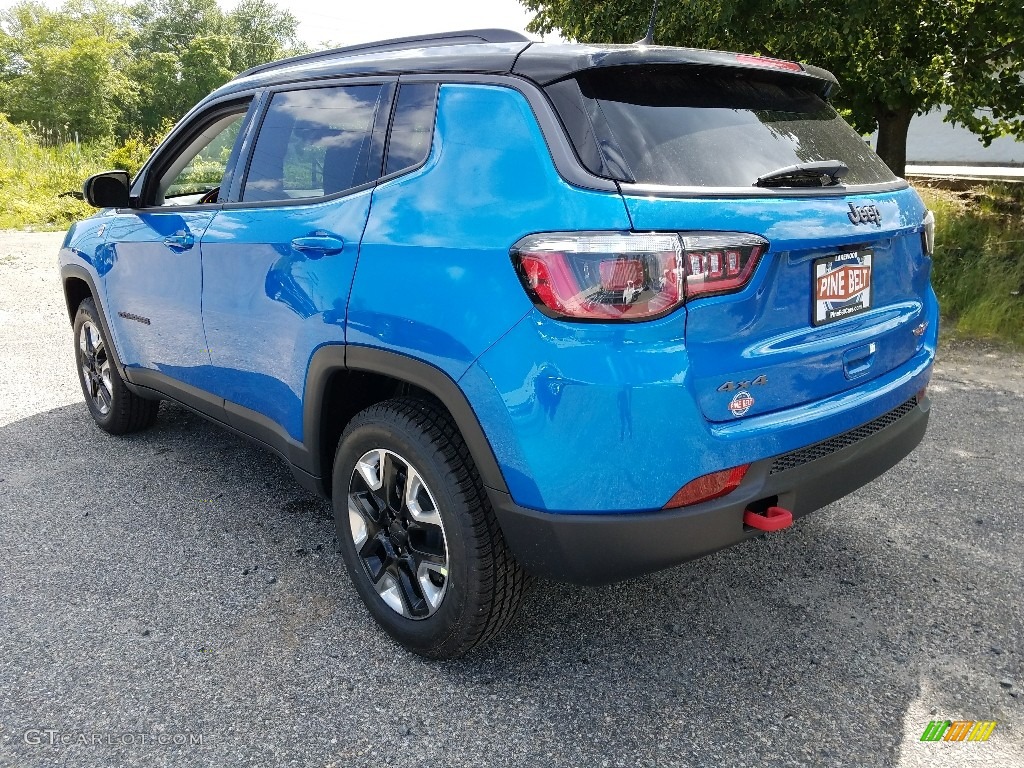2017 Compass Trailhawk 4x4 - Laser Blue Pearl / Black/Ruby Red photo #4