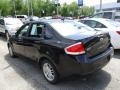 2009 Ebony Black Ford Focus SE Sedan  photo #4