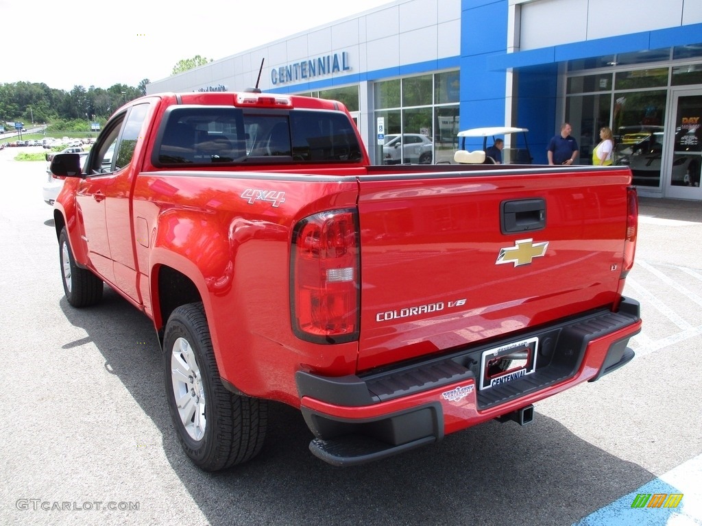 2017 Colorado LT Extended Cab 4x4 - Red Hot / Jet Black photo #4
