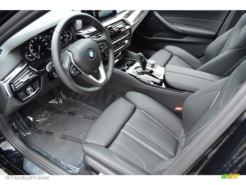 2017 BMW 5 Series 530i xDrive Sedan Front Seat Photo #120770416