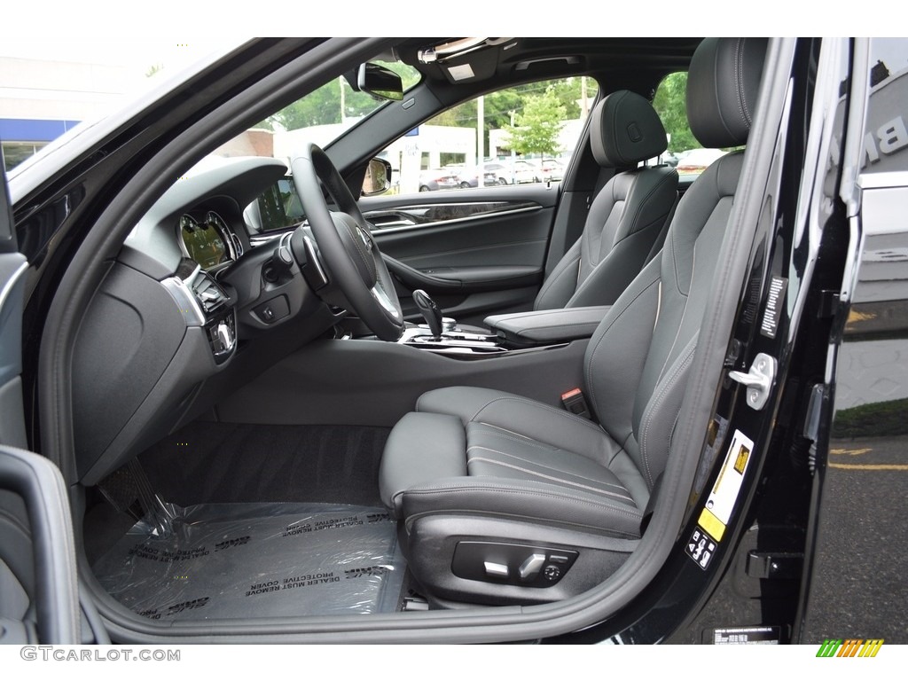 2017 BMW 5 Series 530i xDrive Sedan Front Seat Photos
