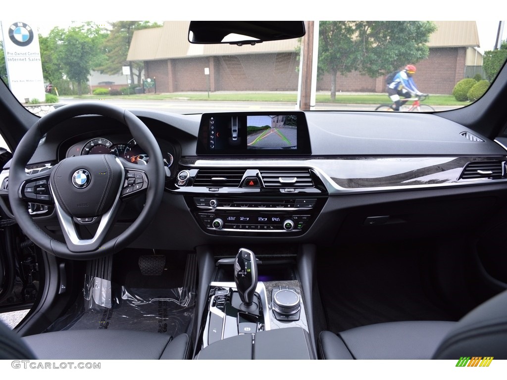 2017 5 Series 530i xDrive Sedan - Jet Black / Black photo #14