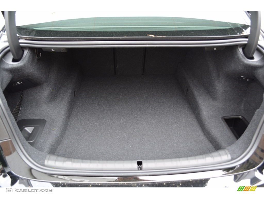 2017 BMW 5 Series 530i xDrive Sedan Trunk Photos