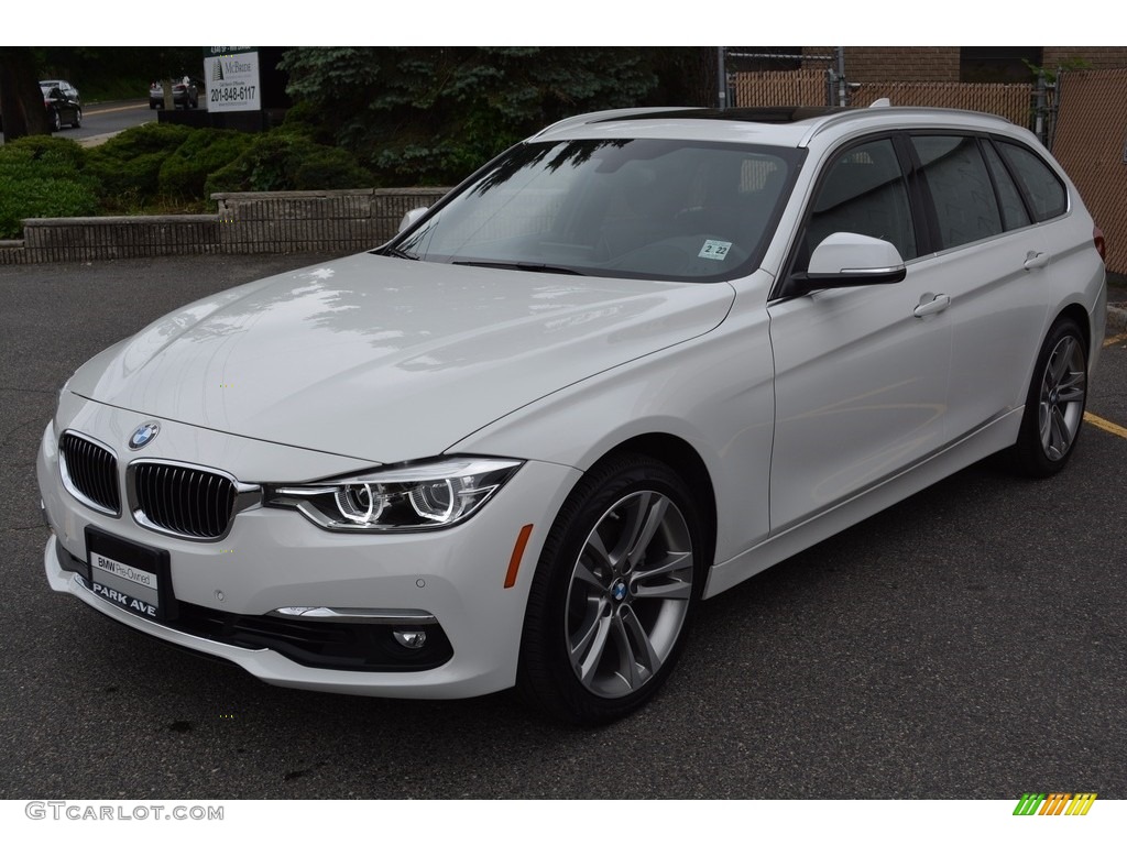2017 3 Series 330i xDrive Sports Wagon - Alpine White / Black photo #6