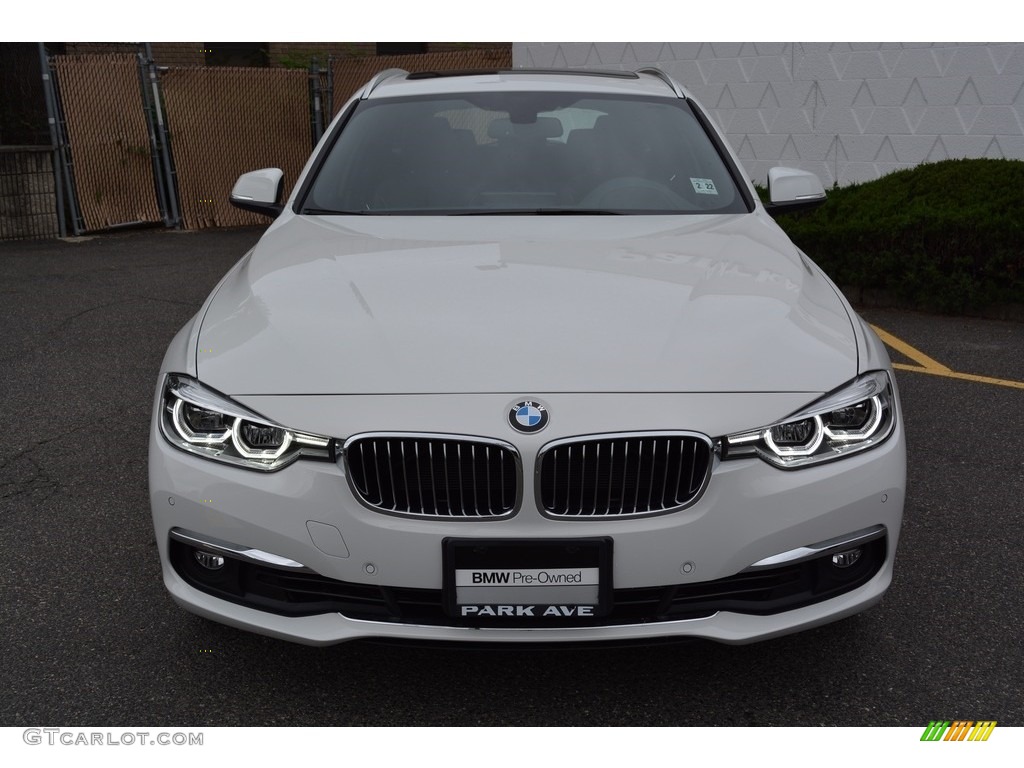 2017 3 Series 330i xDrive Sports Wagon - Alpine White / Black photo #7