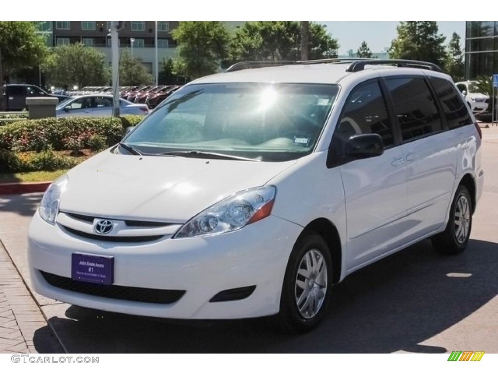 2010 Sienna LE - Super White / Taupe photo #3