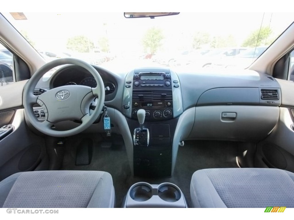 2010 Sienna LE - Super White / Taupe photo #9