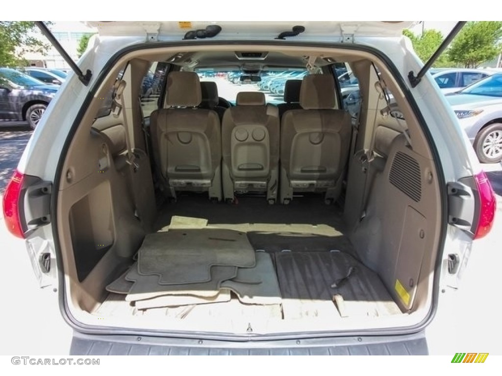 2010 Sienna LE - Super White / Taupe photo #19